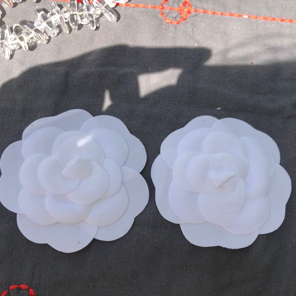 White Flower Appliqué Pair - Floral Accent Set